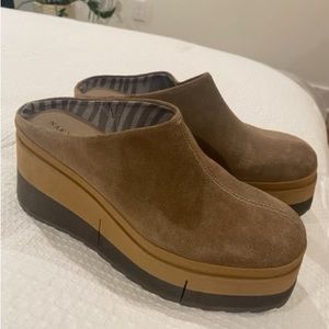 NWOT naked feet size 8